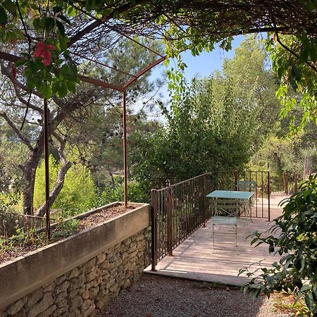 Le Gite Sous Les Pins Les Taillades Εξωτερικό φωτογραφία
