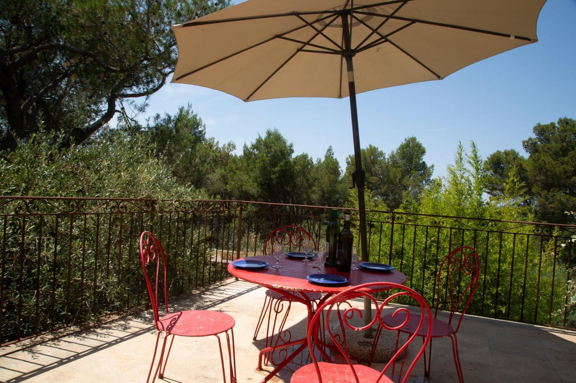 Le Gite Sous Les Pins Les Taillades Εξωτερικό φωτογραφία